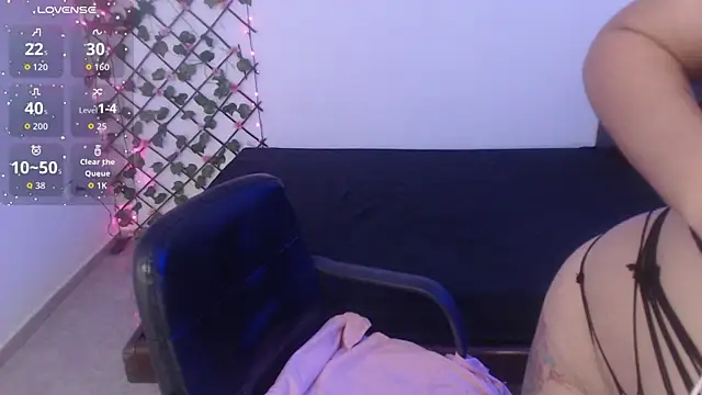 latin mommy  online show from 12-20-25, 01:40