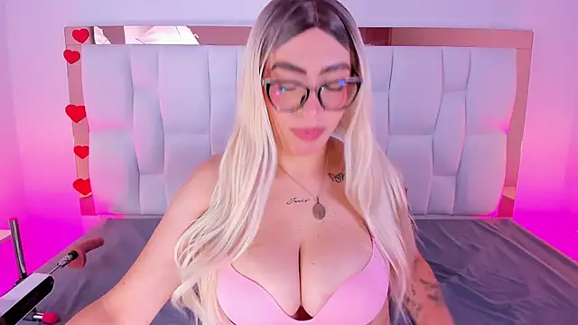 CamilleJuicy  online show from 04-25-26, 01:03
