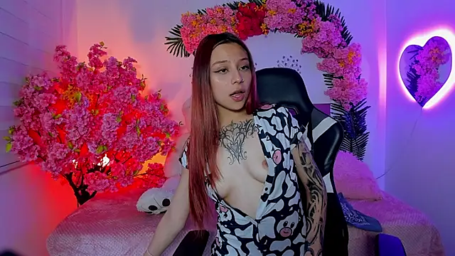 Nickie reed  online show from 05-27-26, 09:45