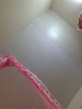 Yasmin-n online show from 12-17-25, 05:02