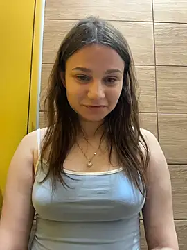 Niki Hug online show from 01-12-26, 06:07