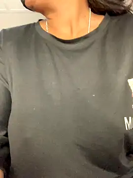 missmisha01 online show from 12-23-25, 02:42