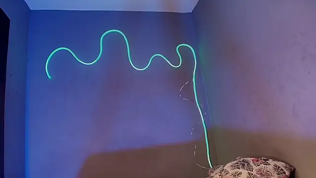 saramaartinez online show from 12-22-25, 12:02