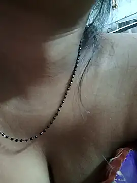 Snapshot of MAHI066 chatting on 01-17-26, 02:27 MAHI066 online show from 01-17-26, 02:27