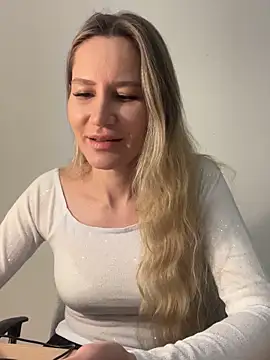 1Moonlight1 online show from 12-21-25, 04:03