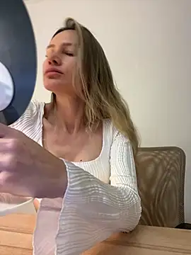 1Moonlight1 online show from 01-17-26, 08:01