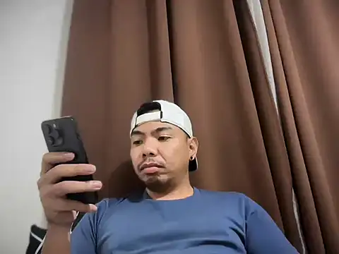 Snapshot of chubbybear_08 chatting on 02-08-26, 06:33 chubbybear 08 online show from 02-08-26, 06:33