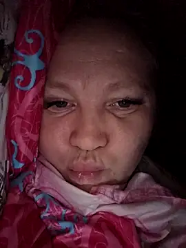 Snapshot of MikasXNiksssxX chatting on 12-17-25, 08:15 MikasXNiksssxX online show from 12-17-25, 08:15