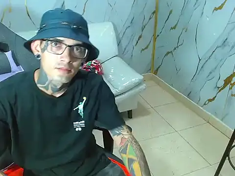 Boy tatto77 online show from 02-05-26, 06:56