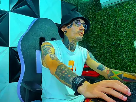 Boy tatto77 online show from 03-19-26, 12:31