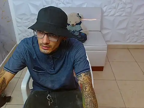 Boy tatto77 online show from 03-20-26, 01:05