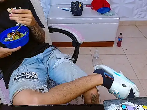 Boy tatto77 online show from 07-30-26, 02:21