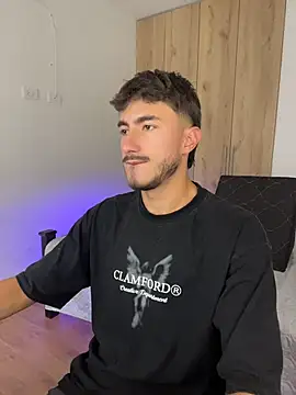 LIAM COLT online show from 04-11-26, 06:23