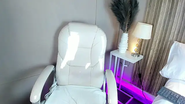 Snapshot of FiorelaSton chatting on 03-01-26, 04:14 FiorelaSton online show from 03-01-26, 04:14