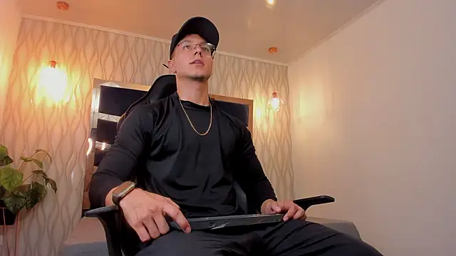 Noah Clarkk online show from 03-23-26, 05:39