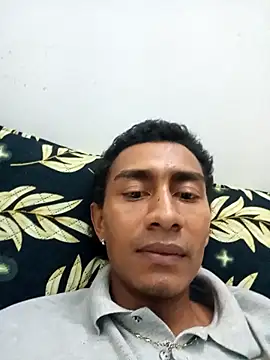 Snapshot of negrito_sexxxo chatting on 12-21-25, 01:07 negrito sexxxo online show from 12-21-25, 01:07