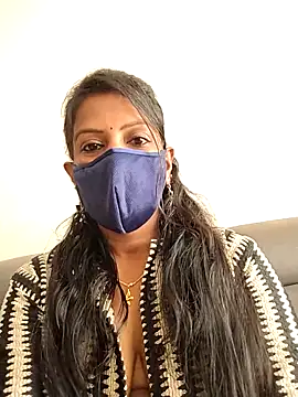 smallrainbow35 online show from 04-13-26, 02:06