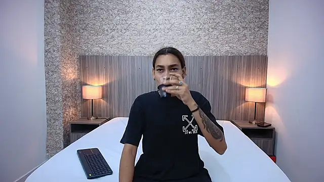 Snapshot of zoe_bermudez chatting on 12-22-25, 11:51 zoe bermudez online show from 12-22-25, 11:51