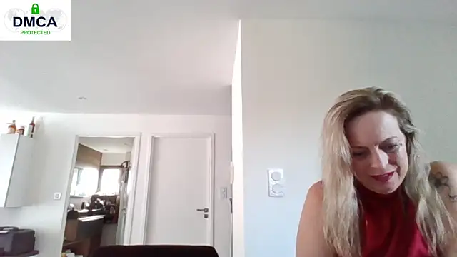 Snapshot of Miss-Chupagirly chatting on 04-21-26, 03:07 Miss-Chupagirly online show from 04-21-26, 03:07
