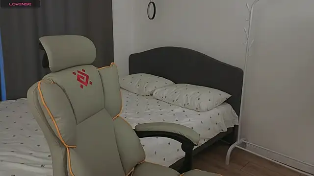 fallin lovee online show from 03-30-26, 01:45