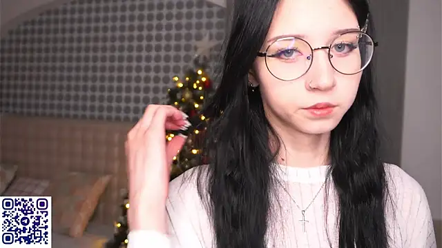 DeliaLoma online show from 01-11-26, 05:23