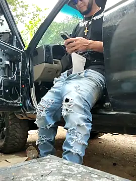 Snapshot of PIGHIGHDIRTY_p0 chatting on 02-15-26, 09:33 PIGHIGHDIRTY p0 online show from 02-15-26, 09:33