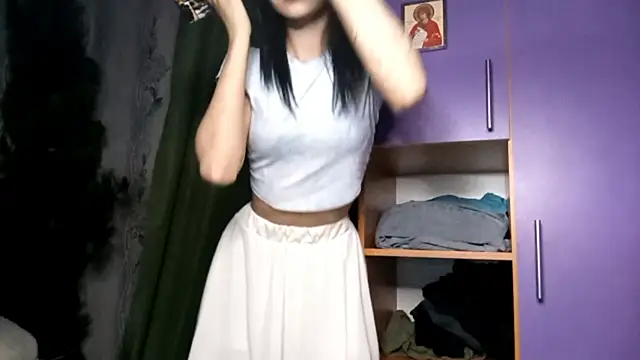 Snapshot of CaryJaurigue chatting on 12-18-25, 08:04 CaryJaurigue online show from 12-18-25, 08:04