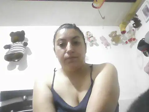 Snapshot of SEXY-FLOW chatting on 12-18-25, 05:30 SEXY-FLOW online show from 12-18-25, 05:30