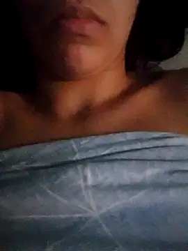 Snapshot of Moniquelais chatting on 12-21-25, 08:38 Moniquelais online show from 12-21-25, 08:38