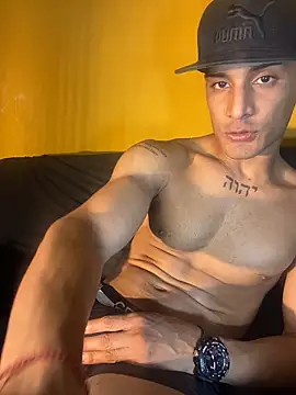 Snapshot of Maicol_xxxx chatting on 02-04-26, 11:38 Maicol xxxx online show from 02-04-26, 11:38