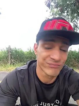 Snapshot of Maicol_xxxx chatting on 02-10-26, 10:14 Maicol xxxx online show from 02-10-26, 10:14