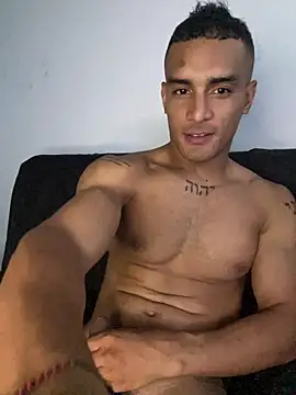 Snapshot of Maicol_xxxx chatting on 02-13-26, 01:51 Maicol xxxx online show from 02-13-26, 01:51