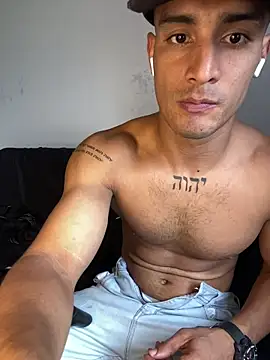 Snapshot of Maicol_xxxx chatting on 02-14-26, 04:48 Maicol xxxx online show from 02-14-26, 04:48