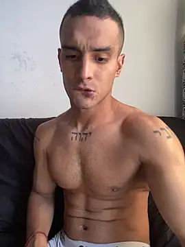 Snapshot of Maicol_xxxx chatting on 02-15-26, 01:52 Maicol xxxx online show from 02-15-26, 01:52