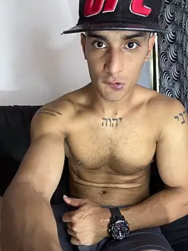 Snapshot of Maicol_xxxx chatting on 02-20-26, 07:03 Maicol xxxx online show from 02-20-26, 07:03