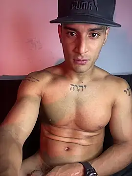 Snapshot of Maicol_xxxx chatting on 02-25-26, 10:30 Maicol xxxx online show from 02-25-26, 10:30