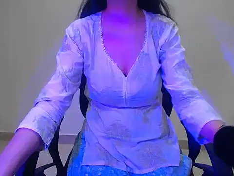 Snapshot of Farhana_beautyfull chatting on 06-20-26, 04:04 Farhana beautyfull online show from 06-20-26, 04:04