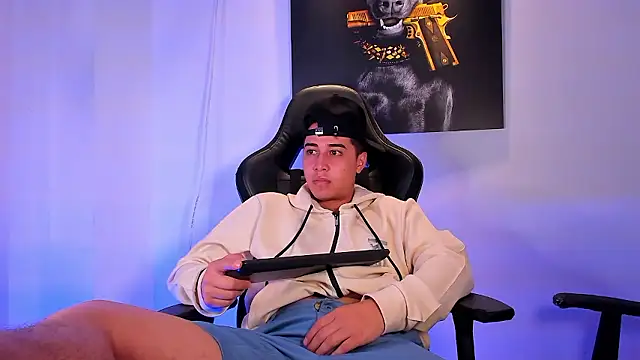 Snapshot of konaland chatting on 01-11-26, 11:04 konaland online show from 01-11-26, 11:04