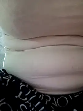 Snapshot of yula-bi chatting on 04-18-26, 01:37 yula-bi online show from 04-18-26, 01:37