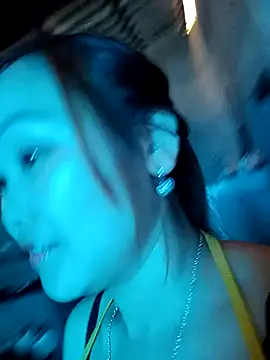 Snapshot of yula-bi chatting on 05-04-26, 12:23 yula-bi online show from 05-04-26, 12:23