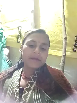 Snapshot of Cuty_priti chatting on 01-08-26, 05:04 Cuty priti online show from 01-08-26, 05:04