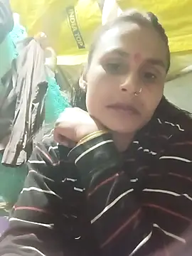 Snapshot of Cuty_priti chatting on 01-15-26, 04:33 Cuty priti online show from 01-15-26, 04:33