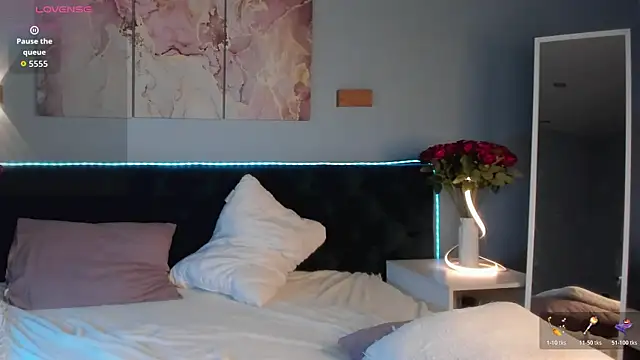 Mary Hart online show from 12-19-25, 02:46