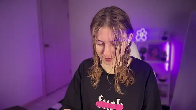 KellySunn online show from 03-21-26, 09:14