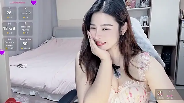 Snapshot of Ogravity_ chatting on 01-16-26, 02:32 Ogravity online show from 01-16-26, 02:32