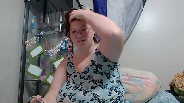 Snapshot of Pupghostt chatting on 06-19-26, 01:26 Pupghostt online show from 06-19-26, 01:26