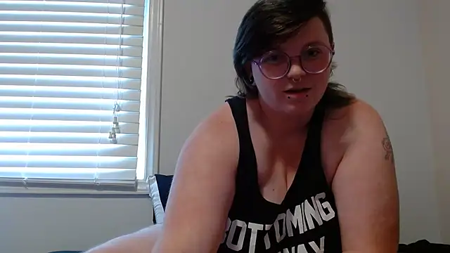 Snapshot of Pupghostt chatting on 06-22-26, 05:54 Pupghostt online show from 06-22-26, 05:54