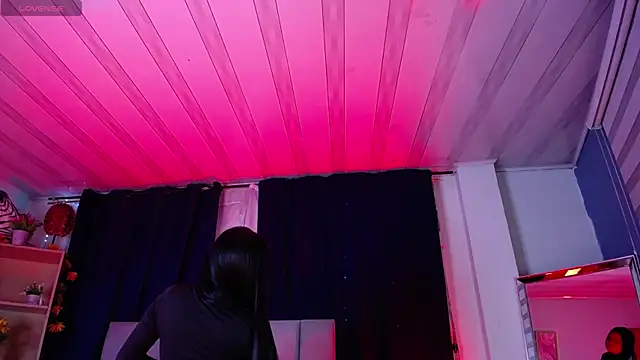 Emilyy05  online show from 01-10-26, 03:19