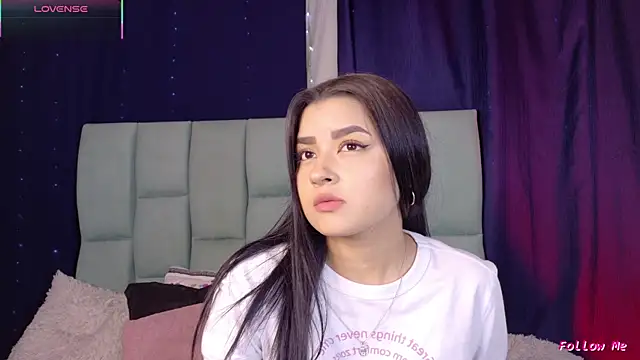 Emilyy05  online show from 04-17-26, 12:35