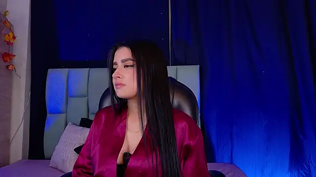 Snapshot of Emilyy05_ chatting on 06-17-26, 04:04 Emilyy05 online show from 06-17-26, 04:04